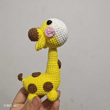 Hand-Woven Wool Doll Finished Giraffe Accessory Holder